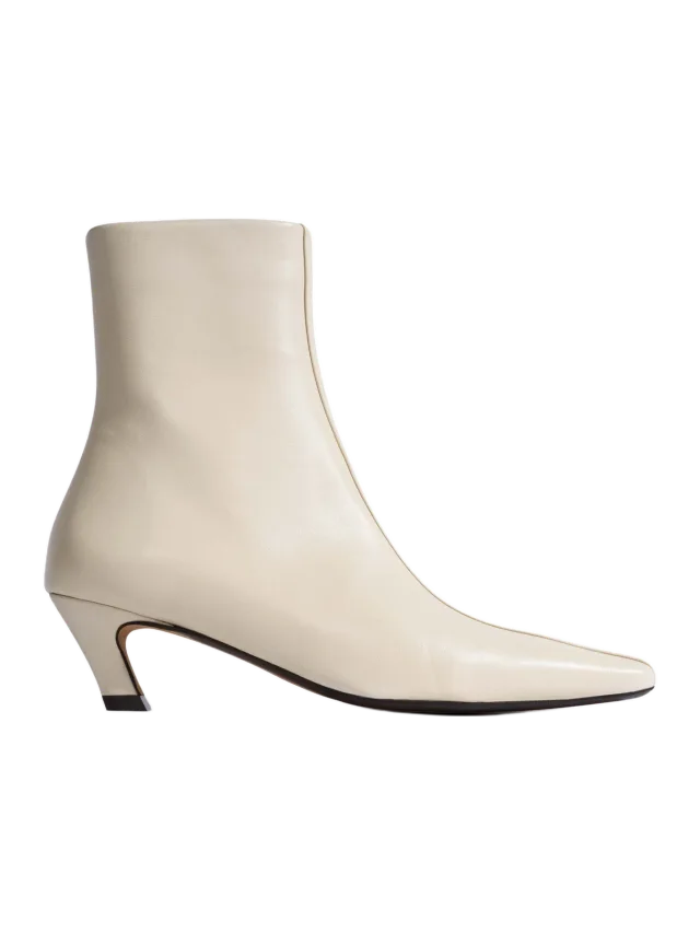 Anonymous Copenhagen Leyla Shiny lamb White sand