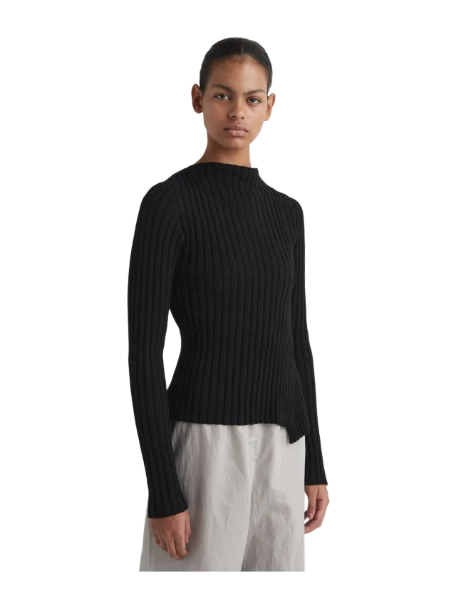 paloma wool no 2837 / Esmolar