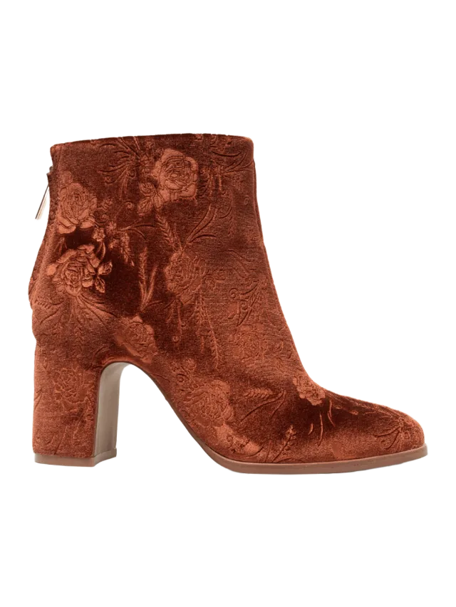 Cecelia New York Noellow