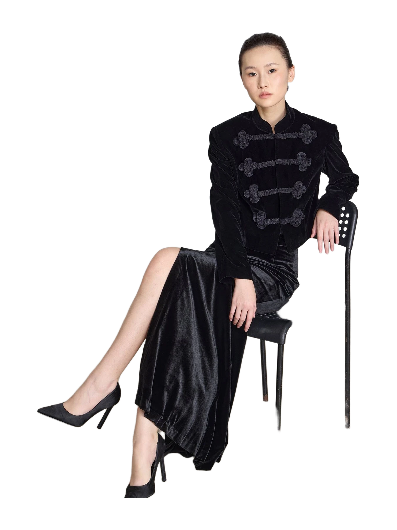 Qipology Cropped Velvet Napoleon Tang Jacket